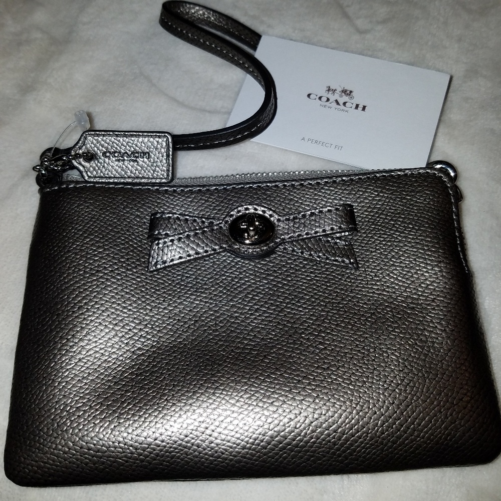 NWT💜Coach 🔐Gun Metal Metallic Wristlet/Cell